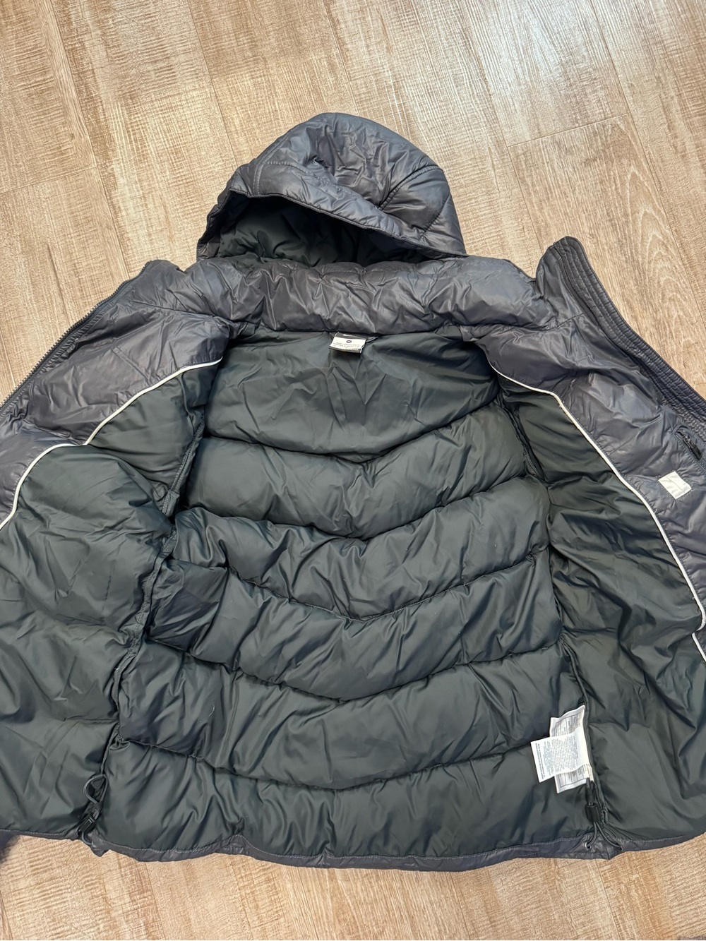 Nike Women's Black, Hot Pink & White Chevron Puffer Jacket with Hood 550 - Picture 6 of 8
